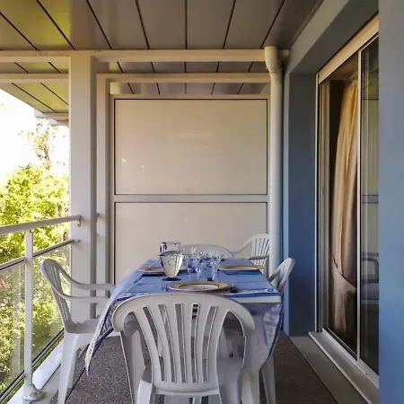 D'une A A 30 M De La Avec Vue Sur La Terrasse Amenagee Et Wifi דירה *