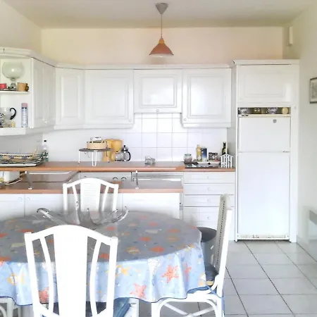 D'une A A 30 M De La Avec Vue Sur La Terrasse Amenagee Et Wifi דירה