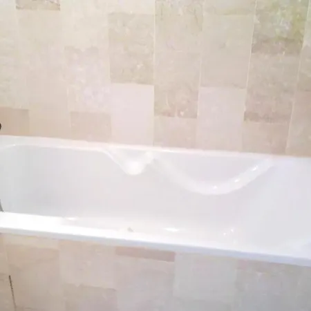 D'une A A 30 M De La Avec Vue Sur La Terrasse Amenagee Et Wifi דירה