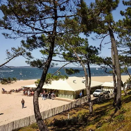 D'une A A 30 M De La Avec Vue Sur La Terrasse Amenagee Et Wifi
