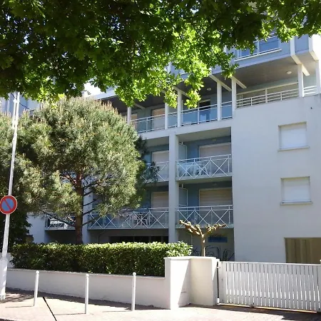 D'une A A 30 M De La Avec Vue Sur La Terrasse Amenagee Et Wifi